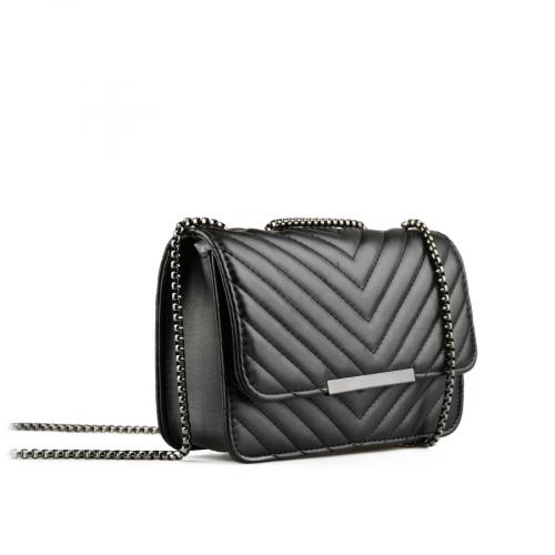 Γυναικεία casual τσάντα σε μαύρο χρώμα 0151180