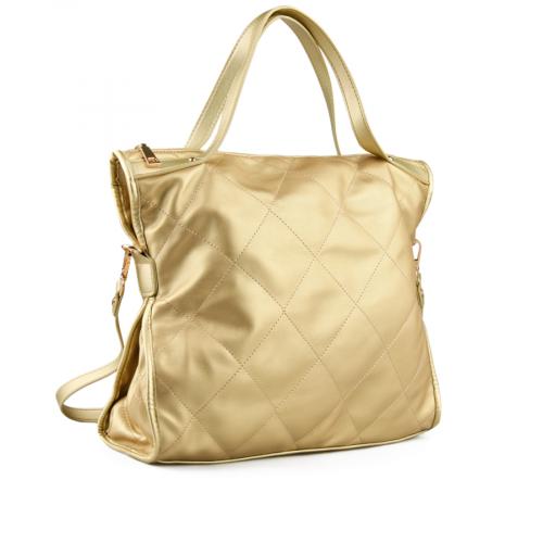 Γυναικεία καθημερινή τσάντα σε χρυσό χρώμα 