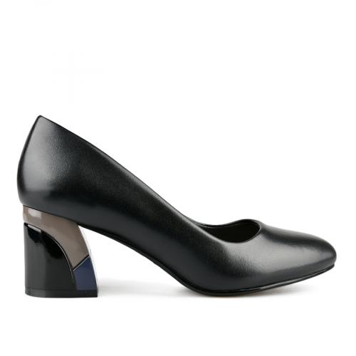 Γυναικεία κομψά παπούτσια σε μαύρο χρώμα
