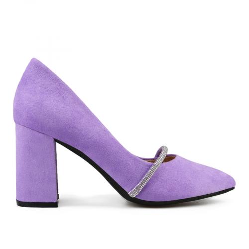 Κομψά γυναικεία παπούτσια σε μωβ χρώμα